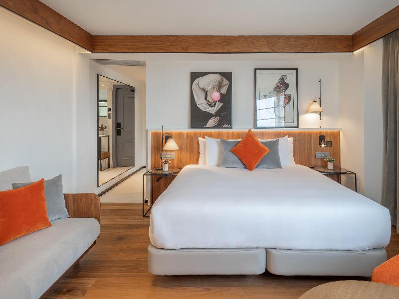 The Level at Melia White House image
