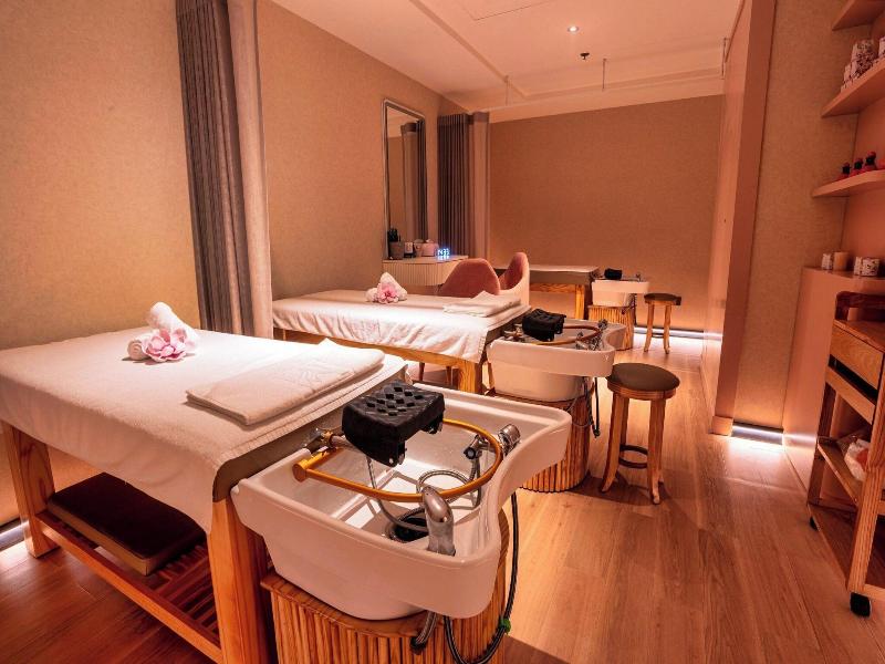 Malibu Hotel Vung Tau image