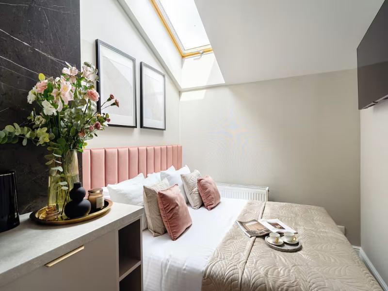 Bed room