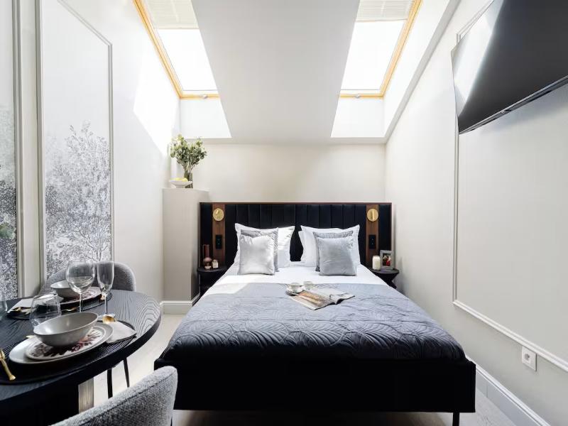 Bed room