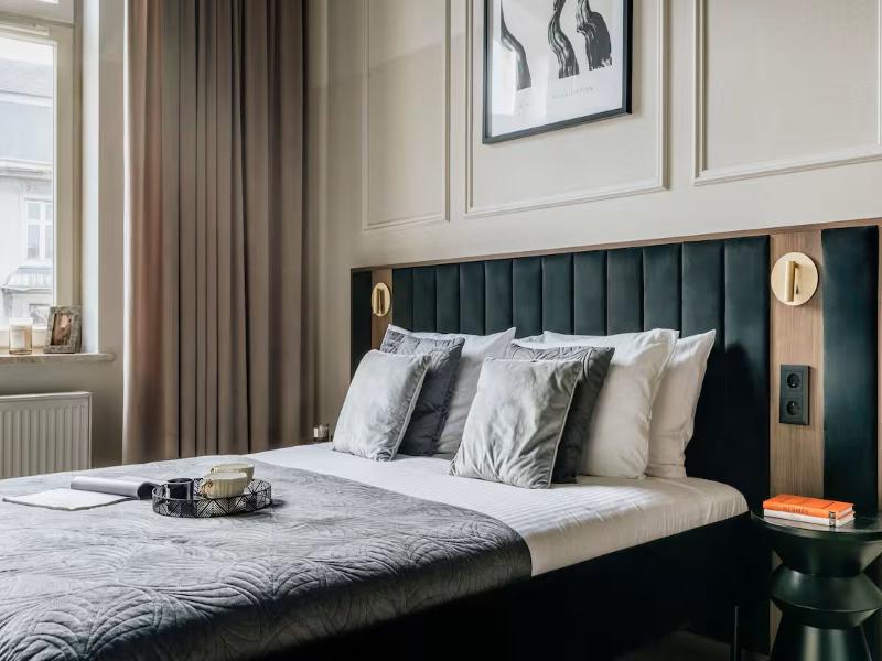 Bed room