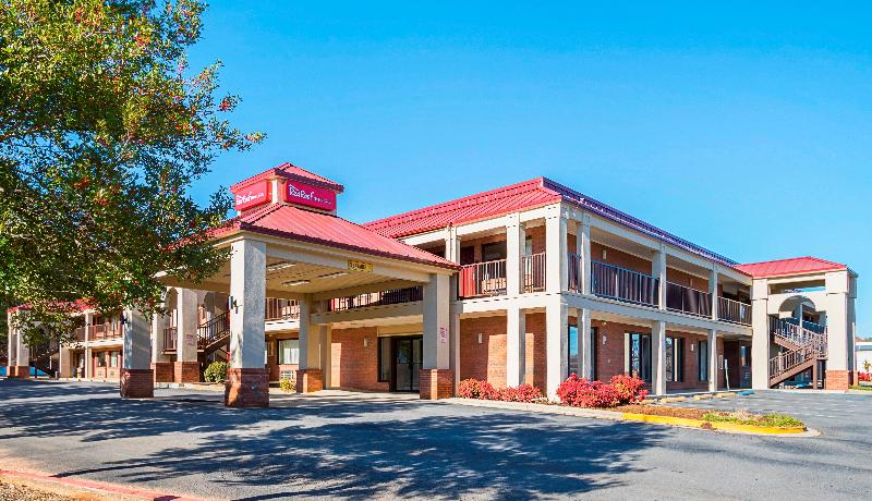 Red Roof Inn & Suites Scottsboro image