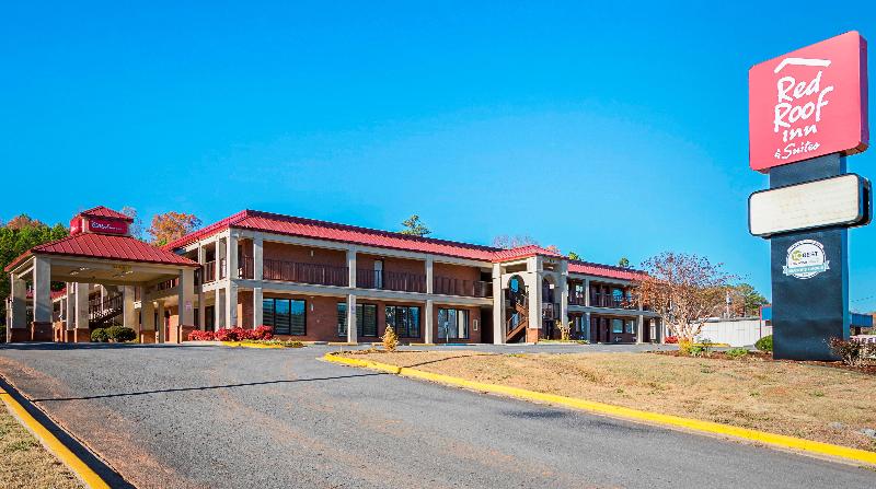 Red Roof Inn & Suites Scottsboro image