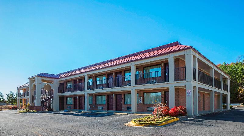 Red Roof Inn & Suites Scottsboro image