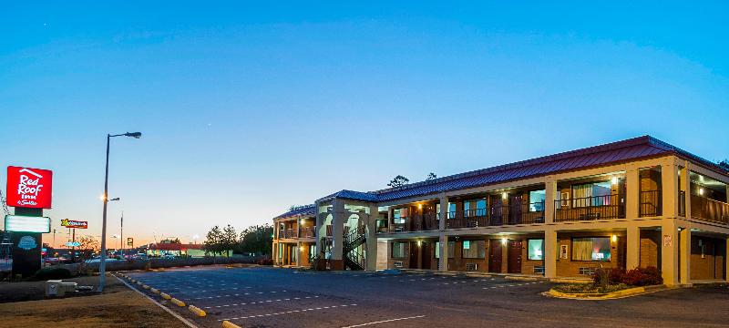 Red Roof Inn & Suites Scottsboro image