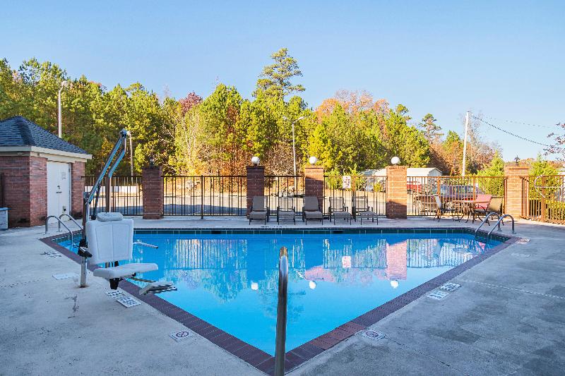 Red Roof Inn & Suites Scottsboro image