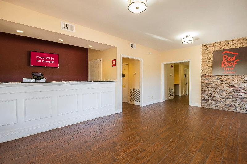 Red Roof Inn & Suites Scottsboro image