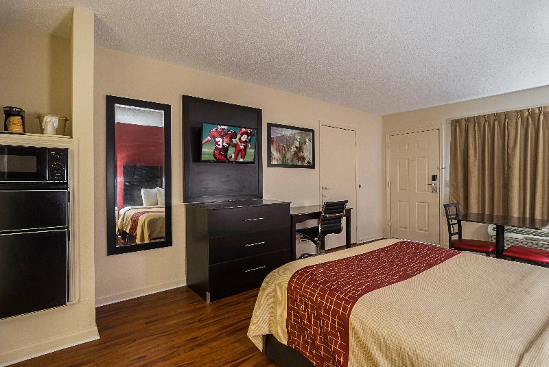 Red Roof Inn & Suites Scottsboro image