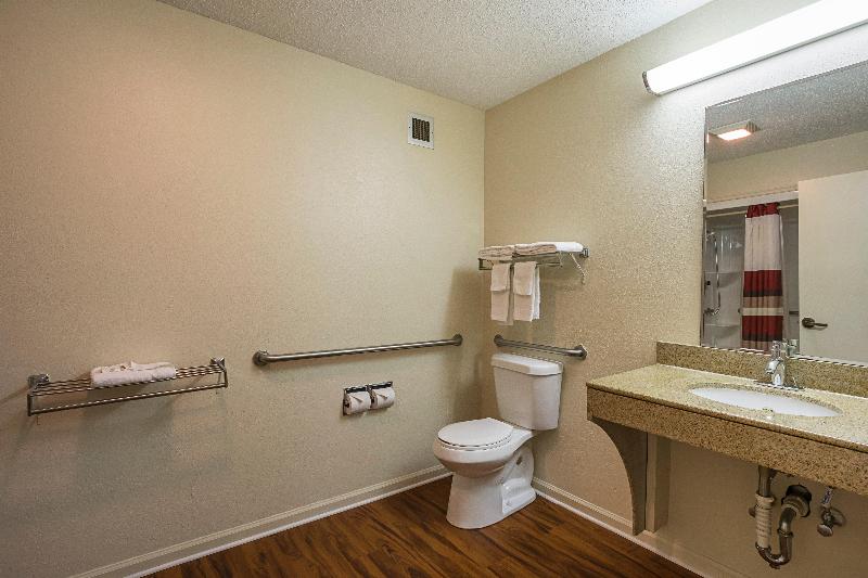Red Roof Inn & Suites Scottsboro image