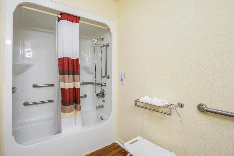 Red Roof Inn & Suites Scottsboro image