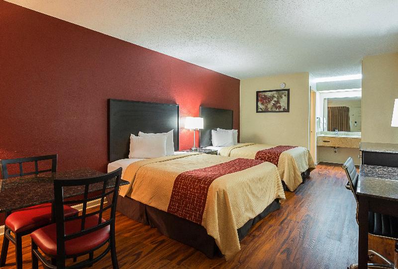 Red Roof Inn & Suites Scottsboro image