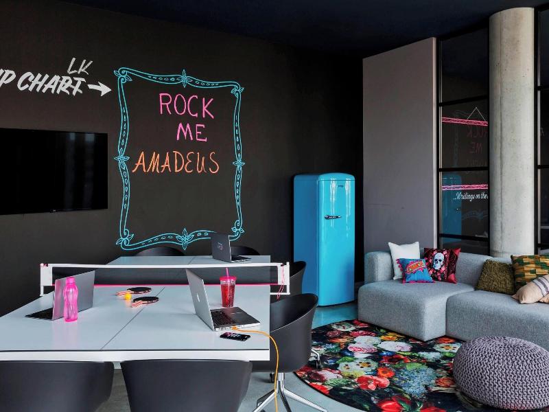 MOXY Vienna Airport image