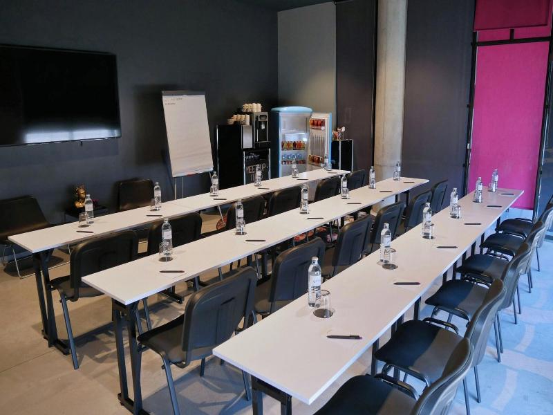 MOXY Vienna Airport image