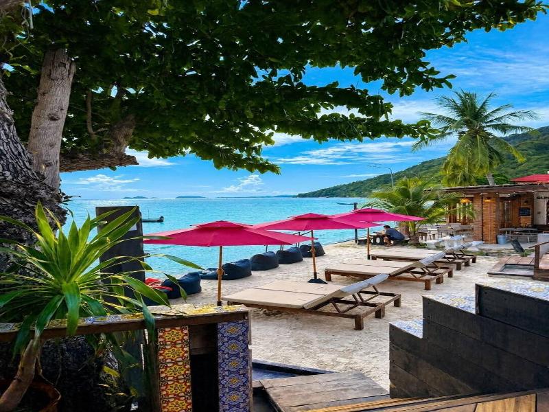 Sunset Beach Villa image