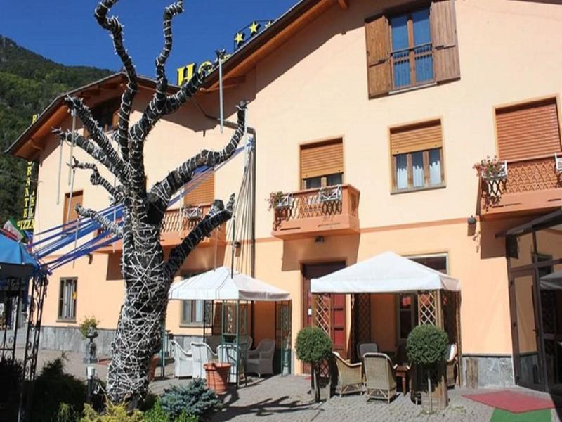 Hotel Lion image