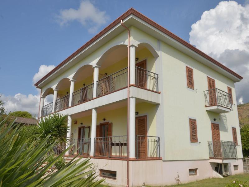 Hotel Larus image