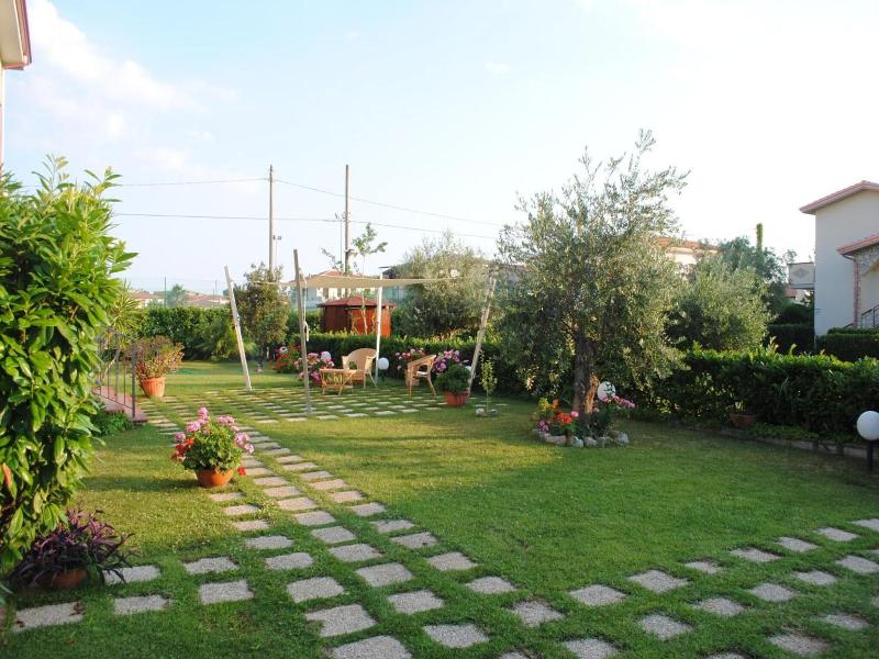 Hotel Larus image