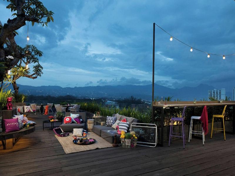 MOXY Bandung