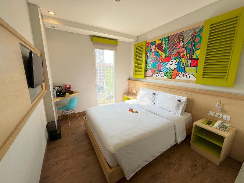 MaxoneHotel at Kramat image