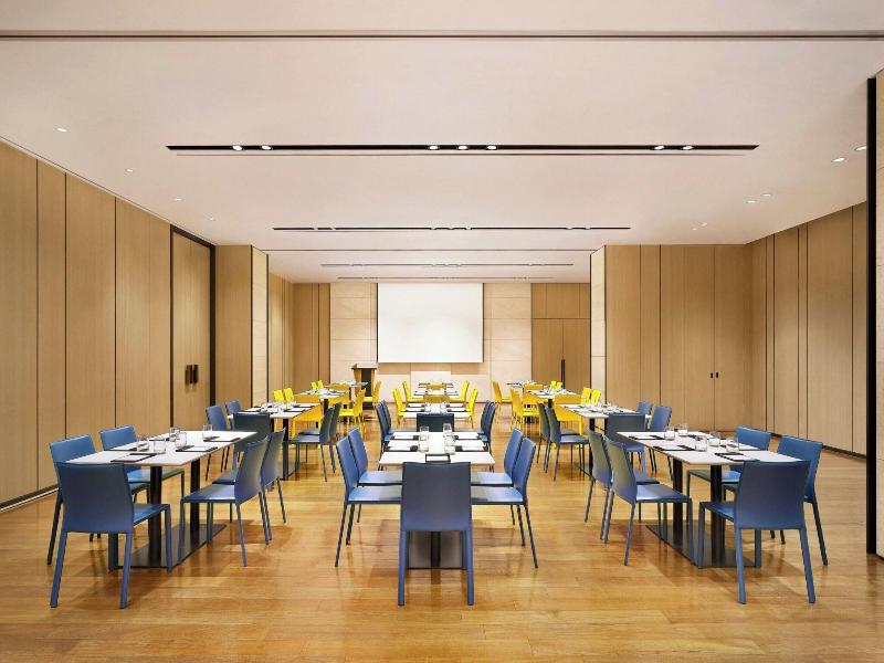 Aloft Seoul Myeongdong image