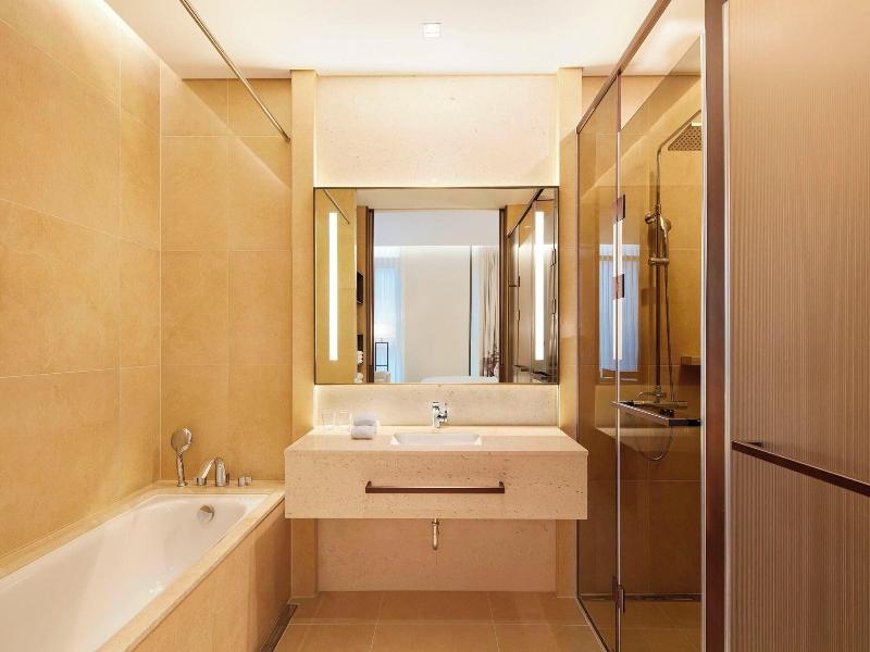 Aloft Seoul Myeongdong image