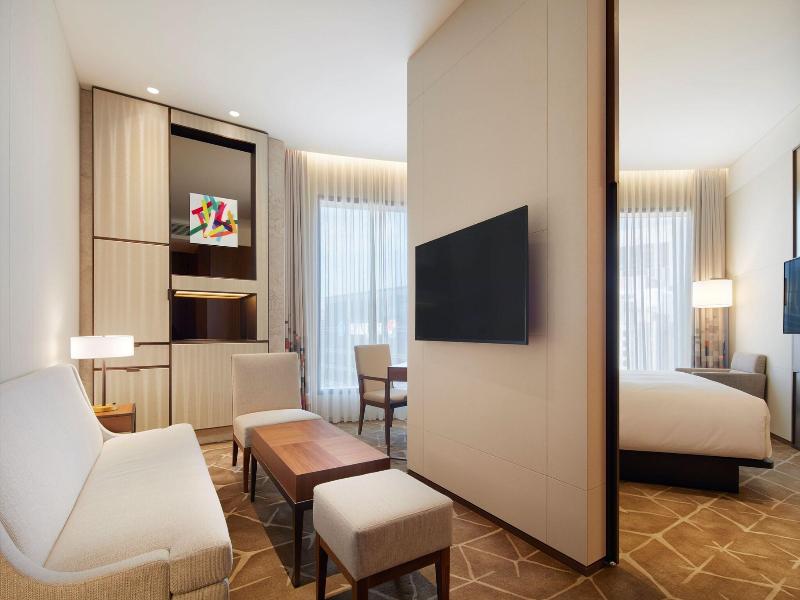 Aloft Seoul Myeongdong image