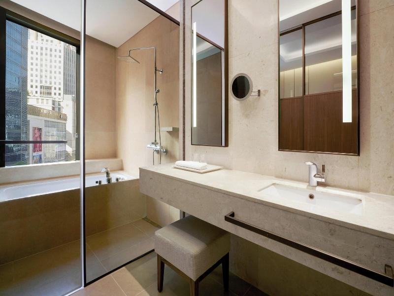 Aloft Seoul Myeongdong image