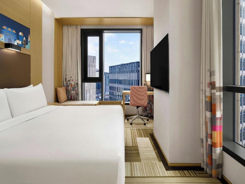 Aloft Seoul Myeongdong image