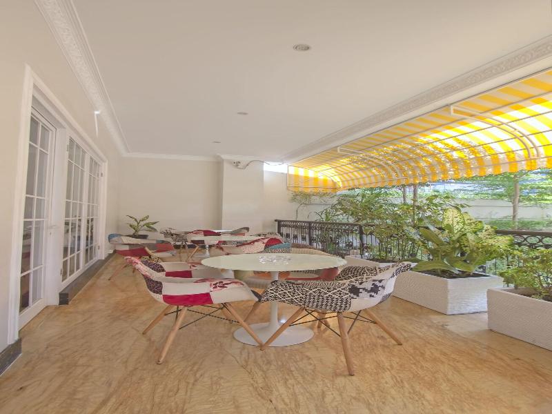 F Hotel Jakarta image