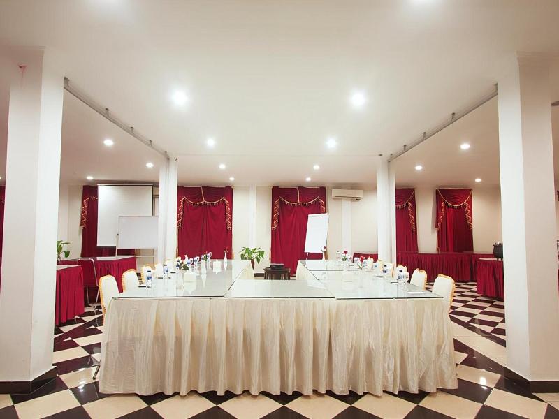F Hotel Jakarta image