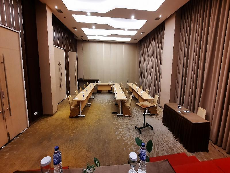 Luminor Hotel Jambi image