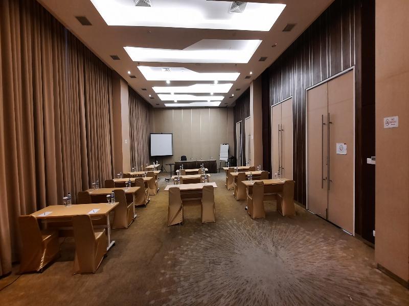 Luminor Hotel Jambi image