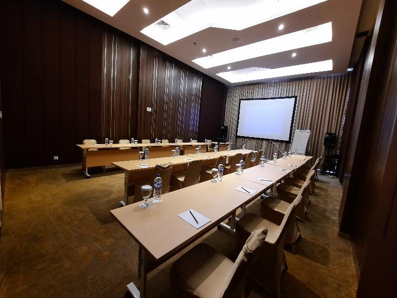 Luminor Hotel Jambi image