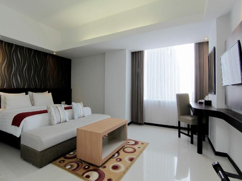 The Sun Hotel Madiun image