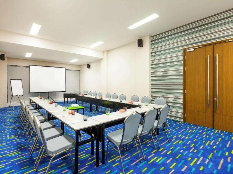 Deka Hotel Surabaya HR Muhammad image