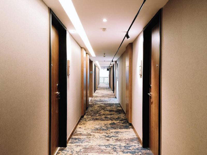 Deka Hotel Surabaya HR Muhammad image