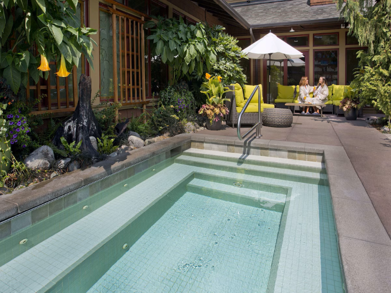 Willows Lodge image