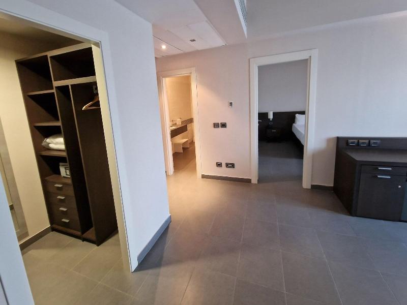Inn Naples Airport image
