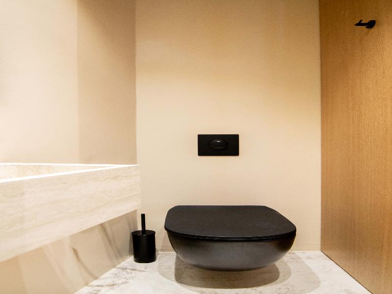 Consolato Boutique image
