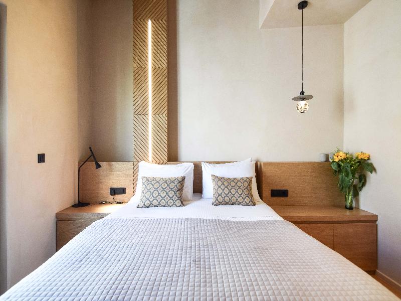 Consolato Boutique image