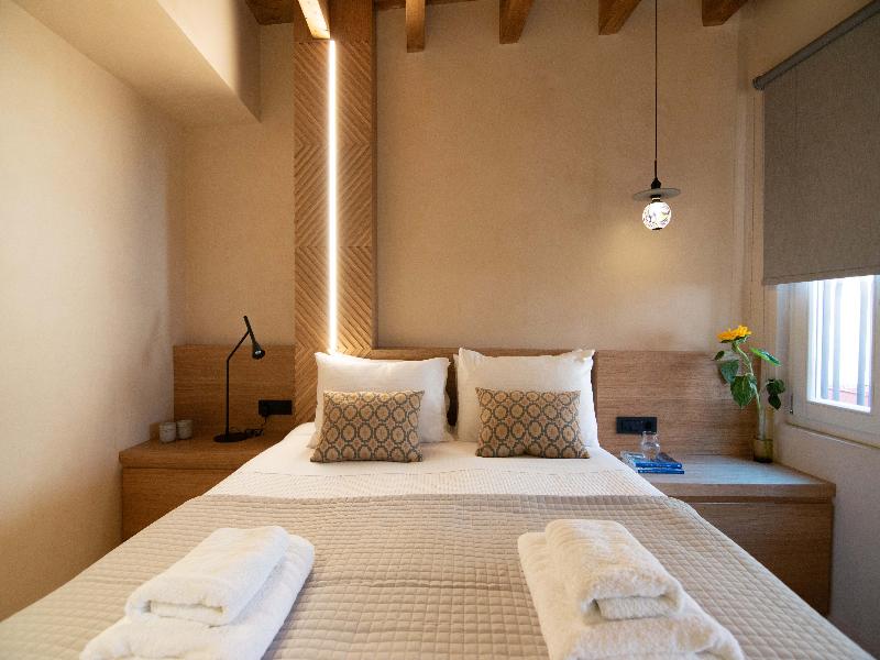 Consolato Boutique image