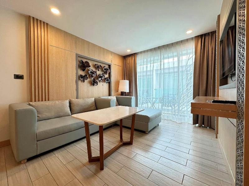 Clarian Hotel Beach Patong image