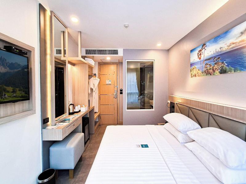 Clarian Hotel Beach Patong image