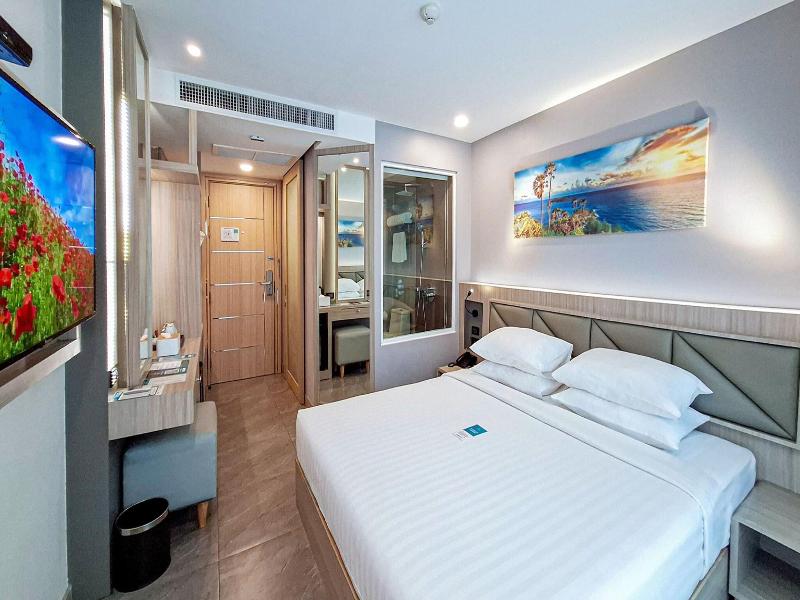 Clarian Hotel Beach Patong image