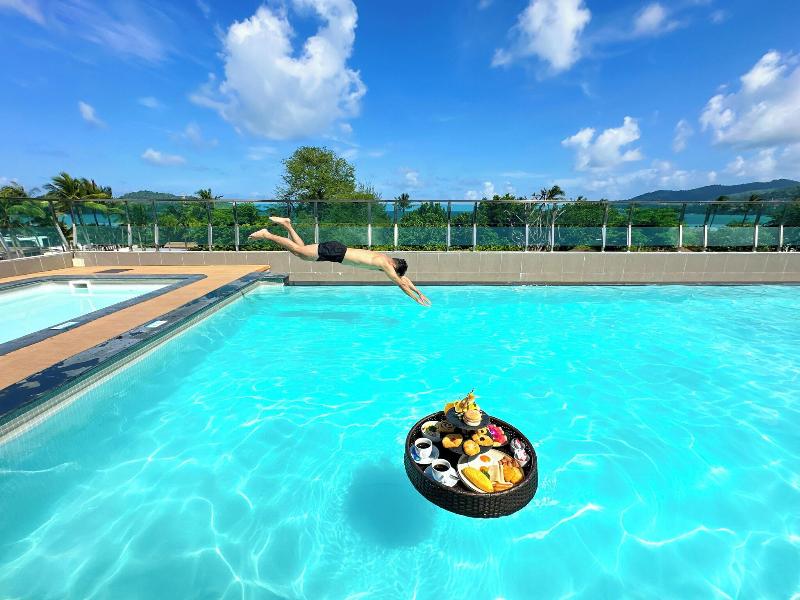 Clarian Hotel Beach Patong image