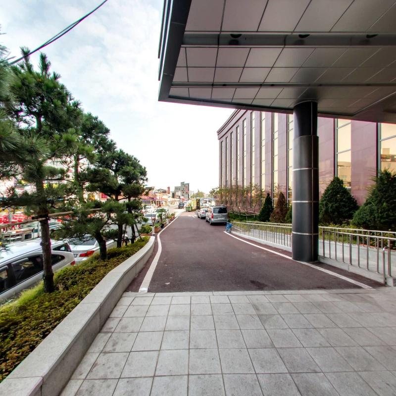 Mudrin Hotel image