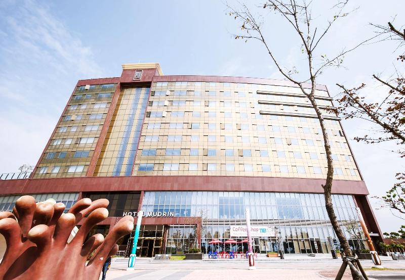Mudrin Hotel image