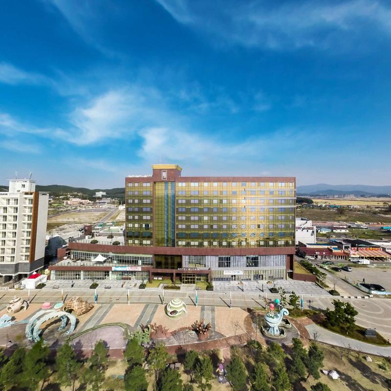 Mudrin Hotel image
