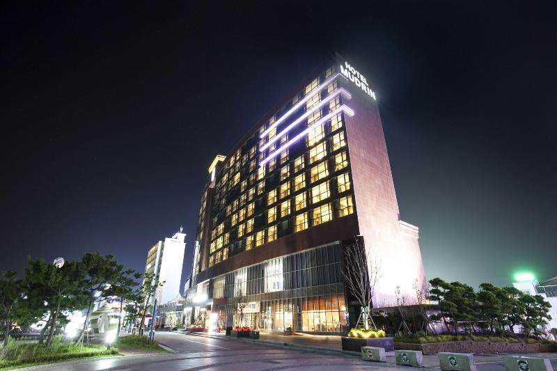 Mudrin Hotel image