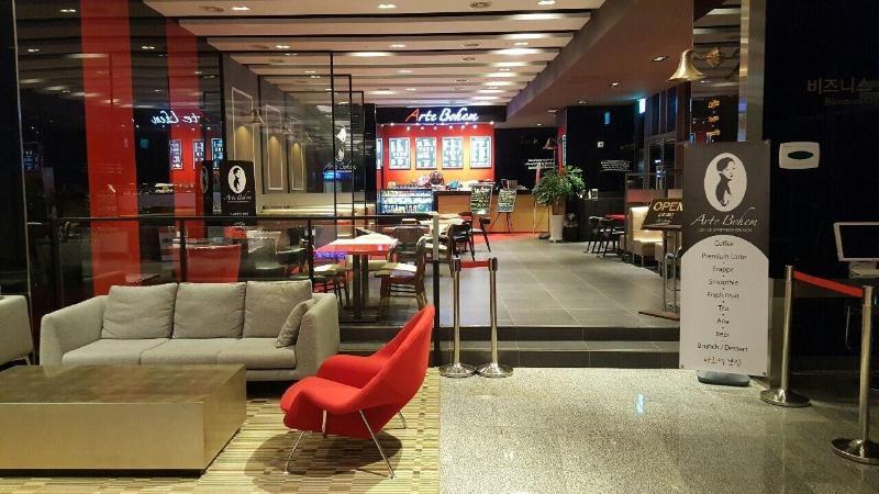 Mudrin Hotel image